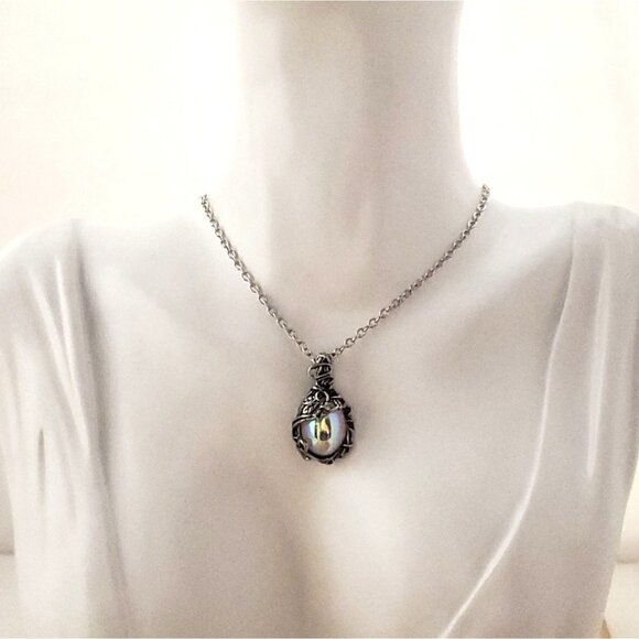 Emory Rose Jewelry - Emory Rose Iridescent Reflective Antique Silver Look Necklace